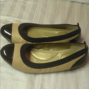 Flats. Me Too's size 7.5